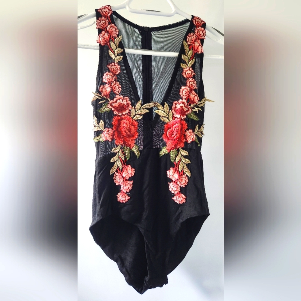Flowers embroidered bodysuit